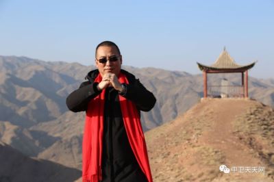 2019年1月1日，5位中衛(wèi)青年企業(yè)家在寺口山上送祝福